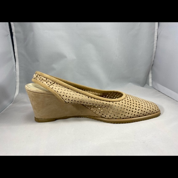 Andre Assous Beige Wedges - Picture 2 of 3